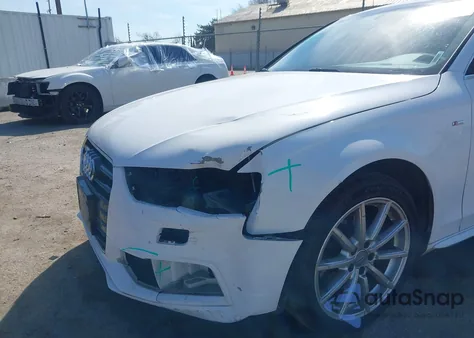 2015 Audi A4 2.0T Premium z USA, uszkodzony, nr VIN WAUEFAFL7FN016264